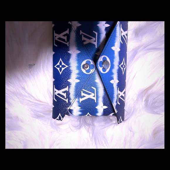 Louis Vuitton Kirigami - medium size - Picture 1 of 8